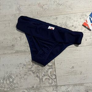 Sun & Sea Bikini Bottom Size M NWT bathing suit